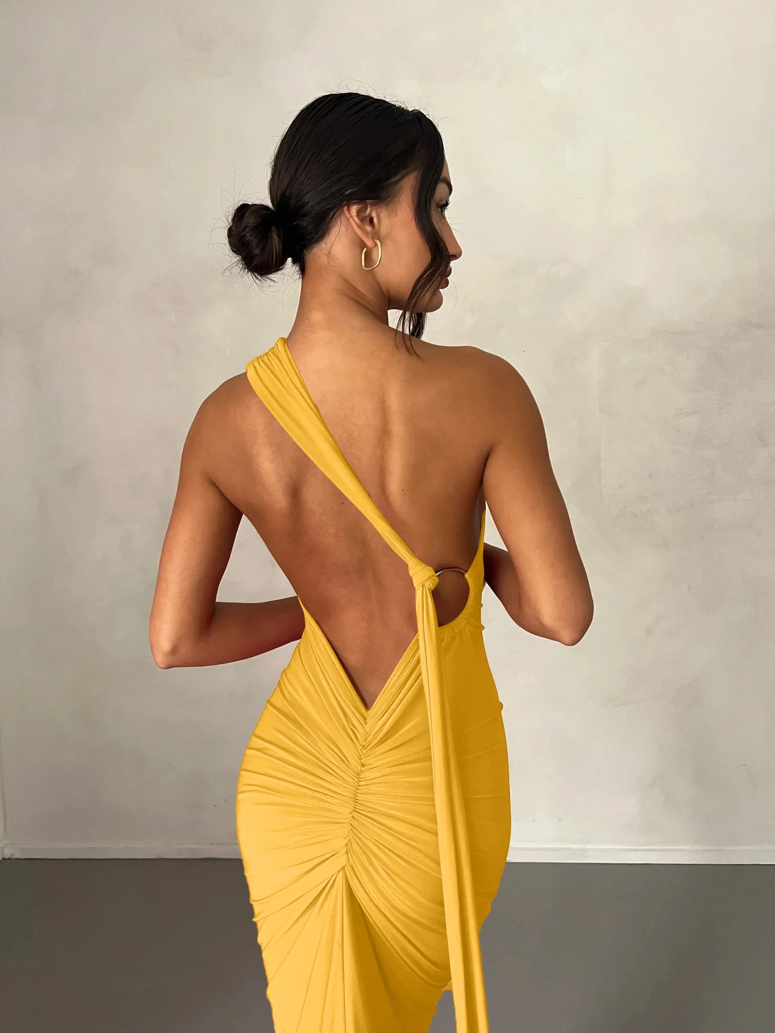 Hugcitar One Shoulder Backless Adjustable Scarf Loop Ruched Sexy Maxi Dress Women Elegant Y2K Streetwear Festival Outfit