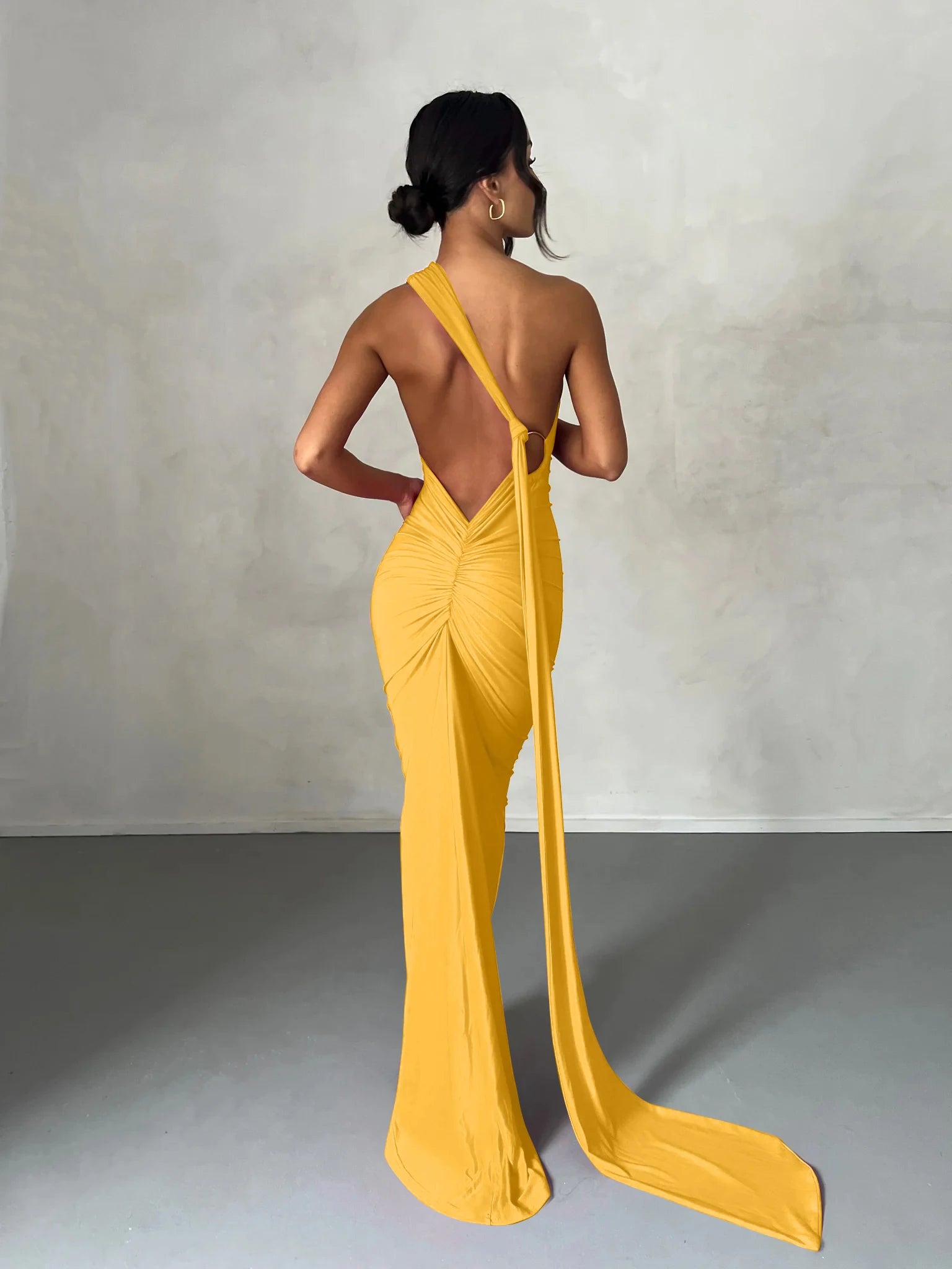 Hugcitar One Shoulder Backless Adjustable Scarf Loop Ruched Sexy Maxi Dress Women Elegant Y2K Streetwear Festival Outfit